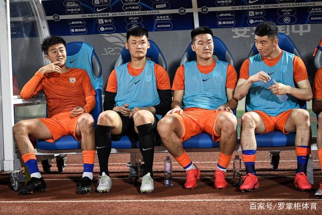 足球报：前8轮红牌近6年最高 中超必须遏制红牌激增